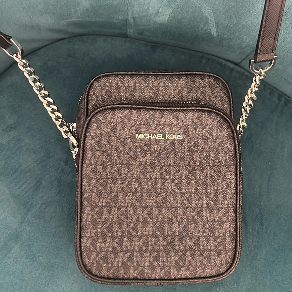 New without tags crossbody bag with silver chain black monogram